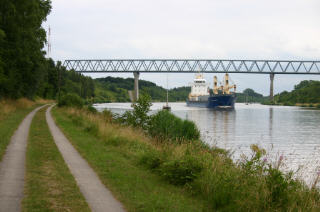 Wander-u. Radwege beiderseits vom Nord-Ostsee-Kanal in Dithmarschen , Nhe Nordsee