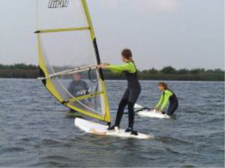 Surfen im Meldorfer Hafen/ Speicherkoog in Dithmarschen