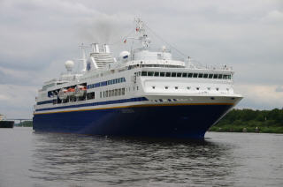 Explorer im Nord-Ostsee-Kanal, Nhe Hochdonn, in Dithmarschen, Nhe Nordsee, in Schleswig-Holstein